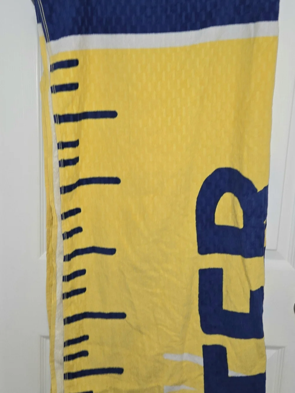 Room Essentials Extra Long Beach Towel 100% Cotton Butter Pattern 36 x 72 in.